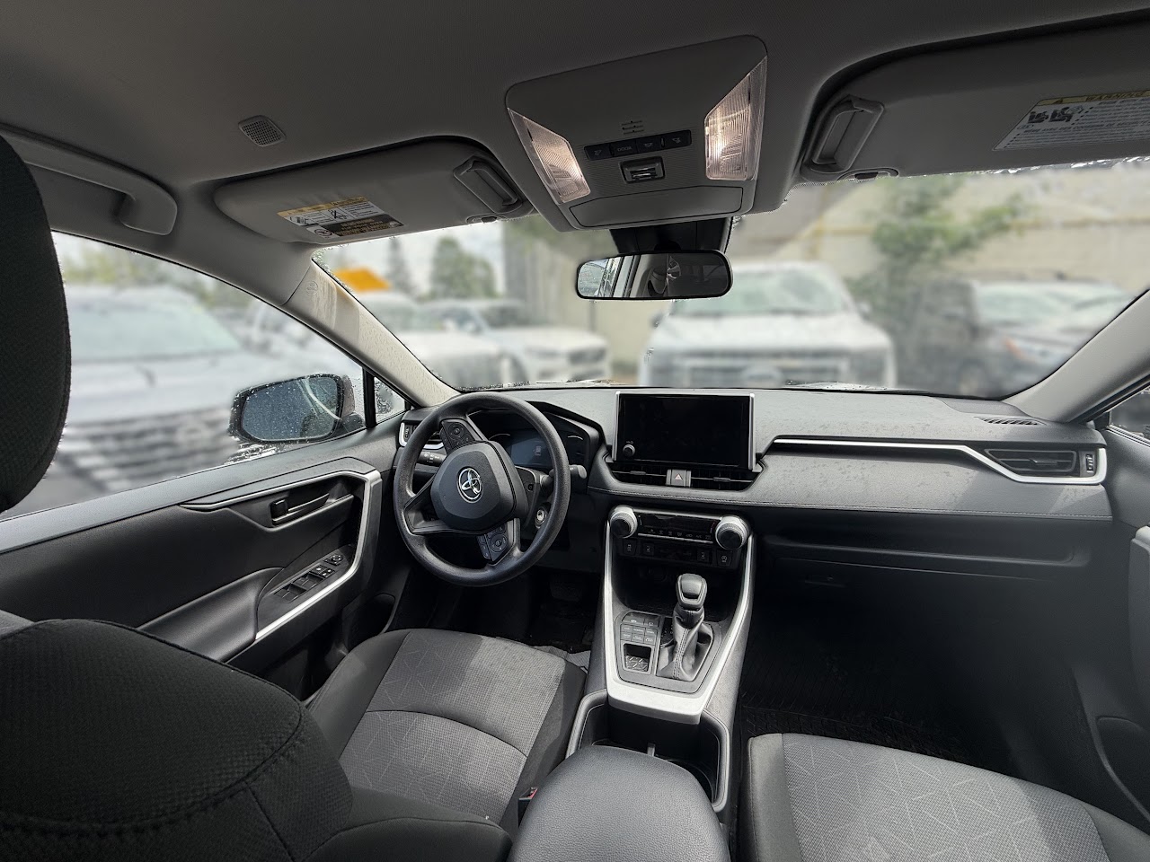 2025 Toyota RAV4 — photo 31 of 47