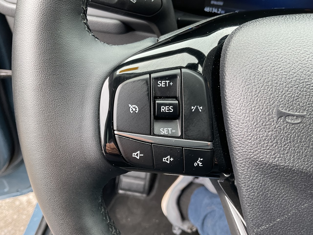 2025 Ford Escape — photo 20 of 35