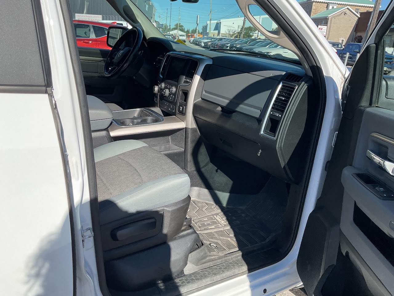 2020 Ram 1500 Classic — photo 19 of 34