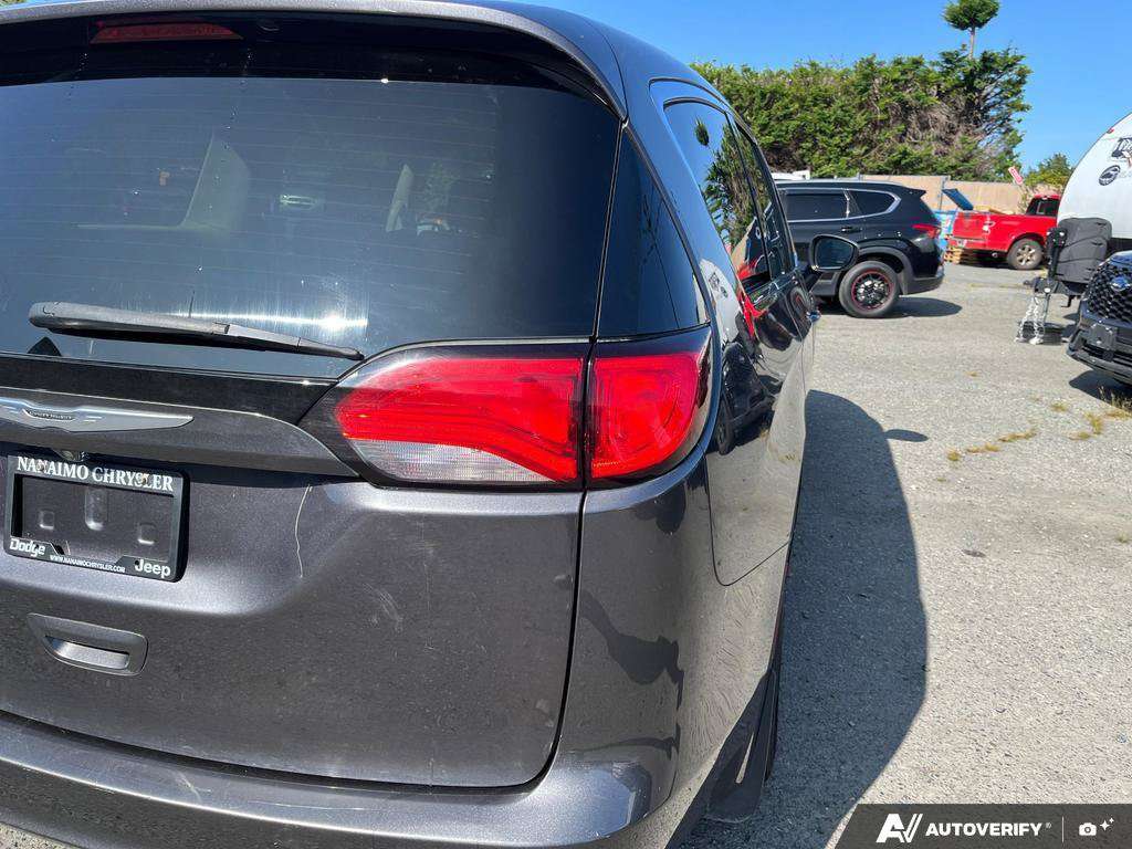 2021 Chrysler Grand Caravan — photo 11 of 25