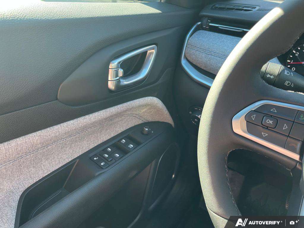 2026 Jeep Compass — photo 17 of 25