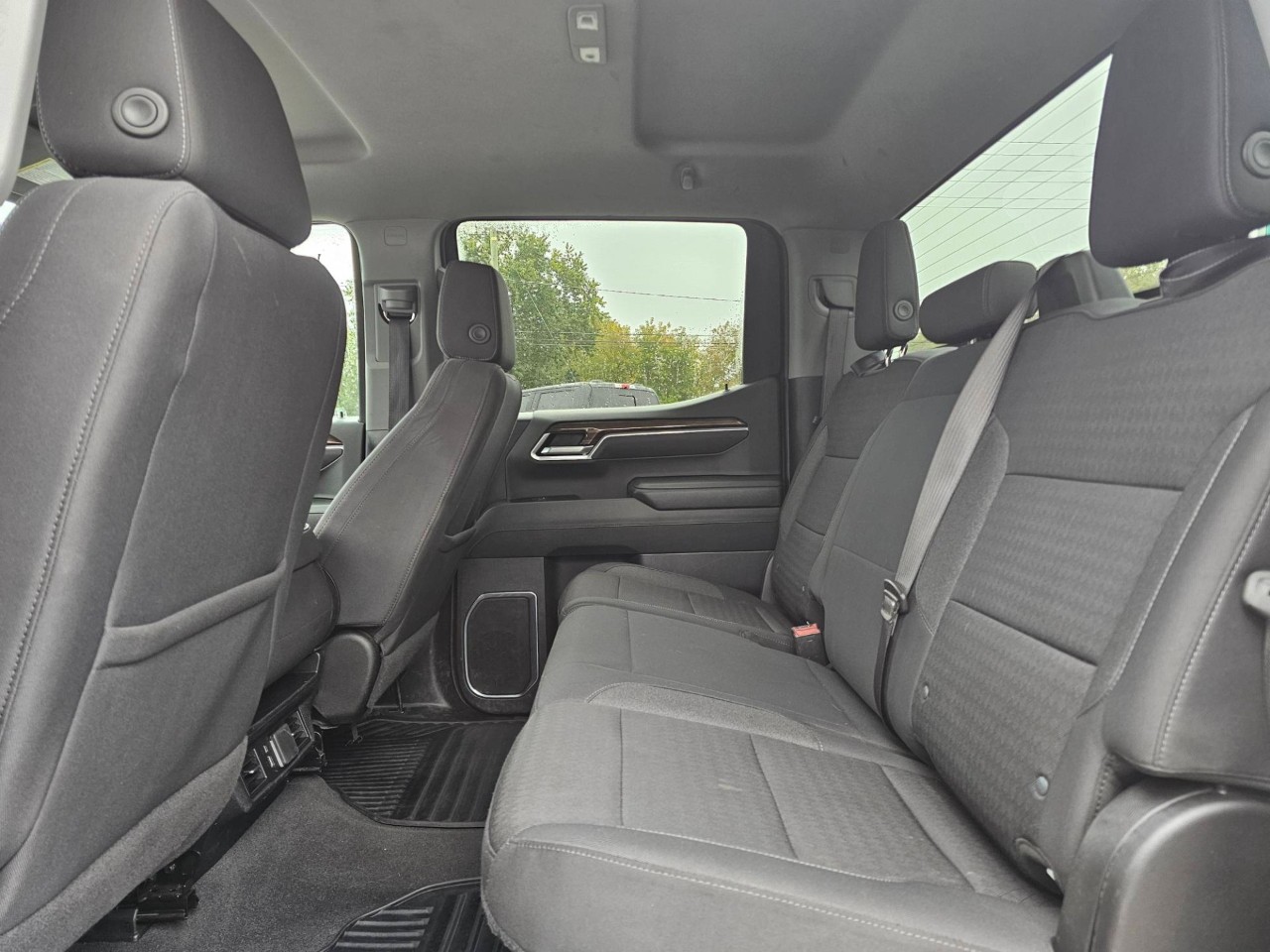 2025 Chevrolet Silverado 1500 — photo 21 of 24