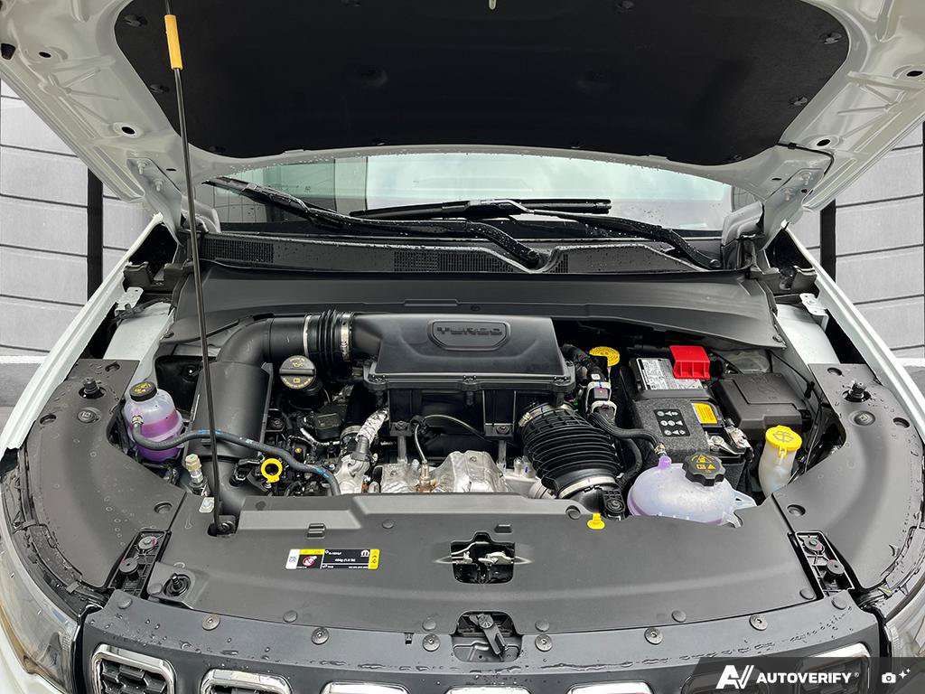 2025 Jeep Compass — photo 11 of 25
