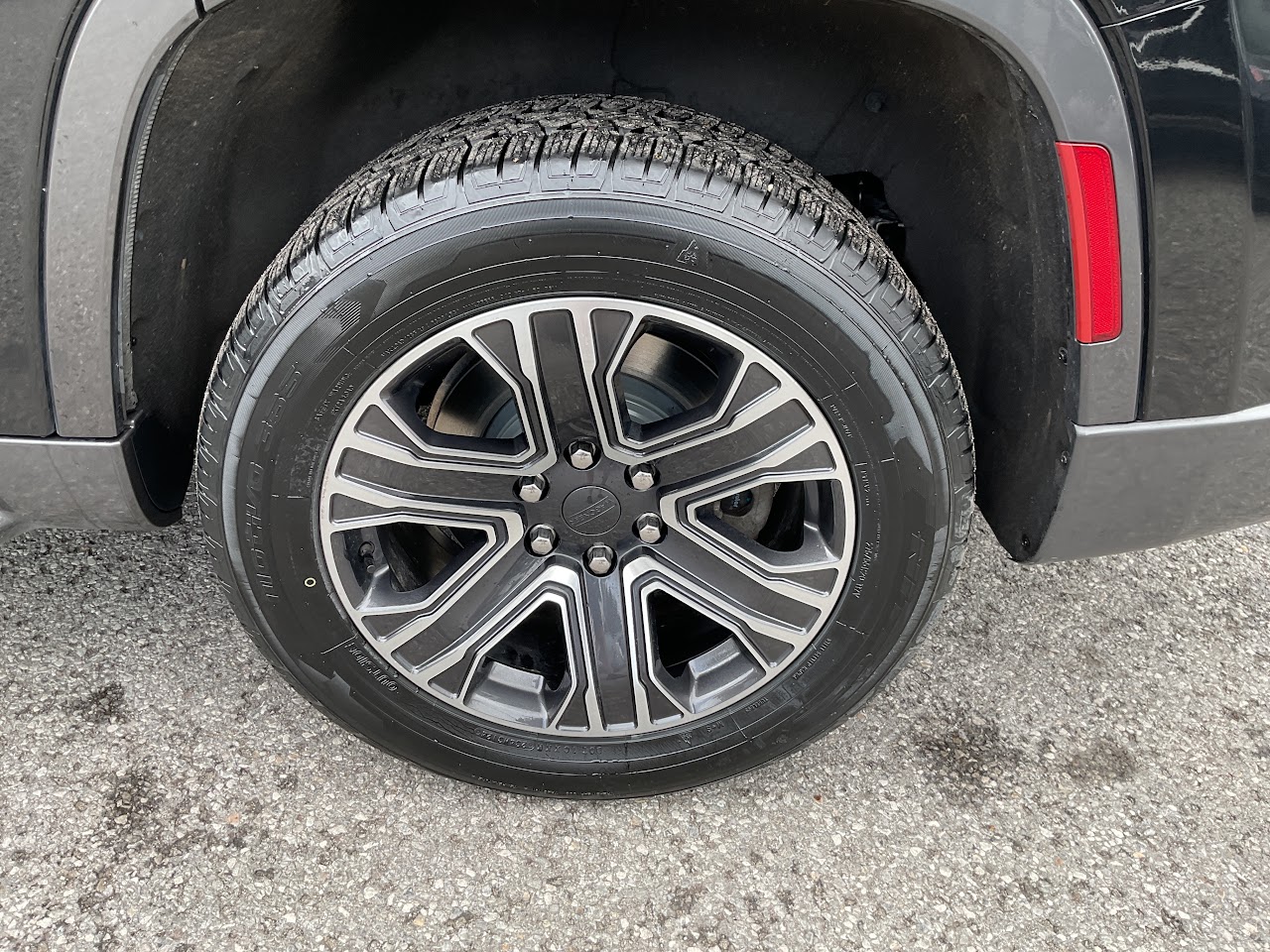 2022 Jeep Wagoneer — photo 12 of 34