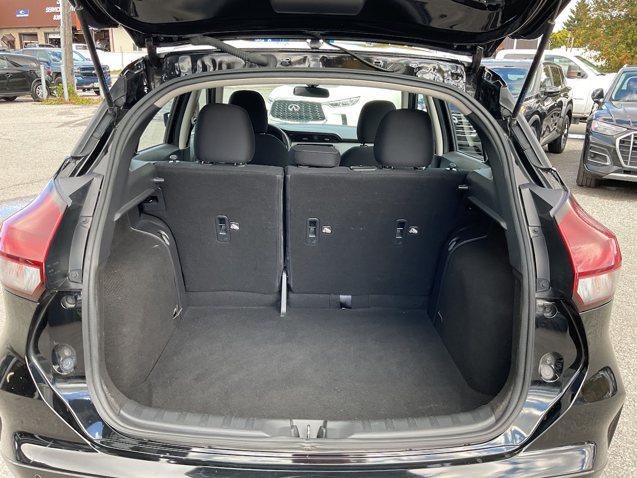 2025 Nissan Kicks Play — photo 23 of 34