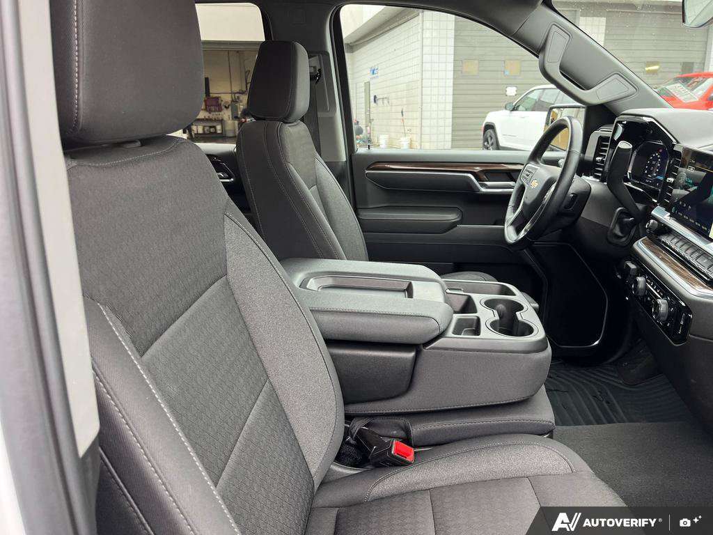 2025 Chevrolet Silverado 1500 — photo 22 of 25