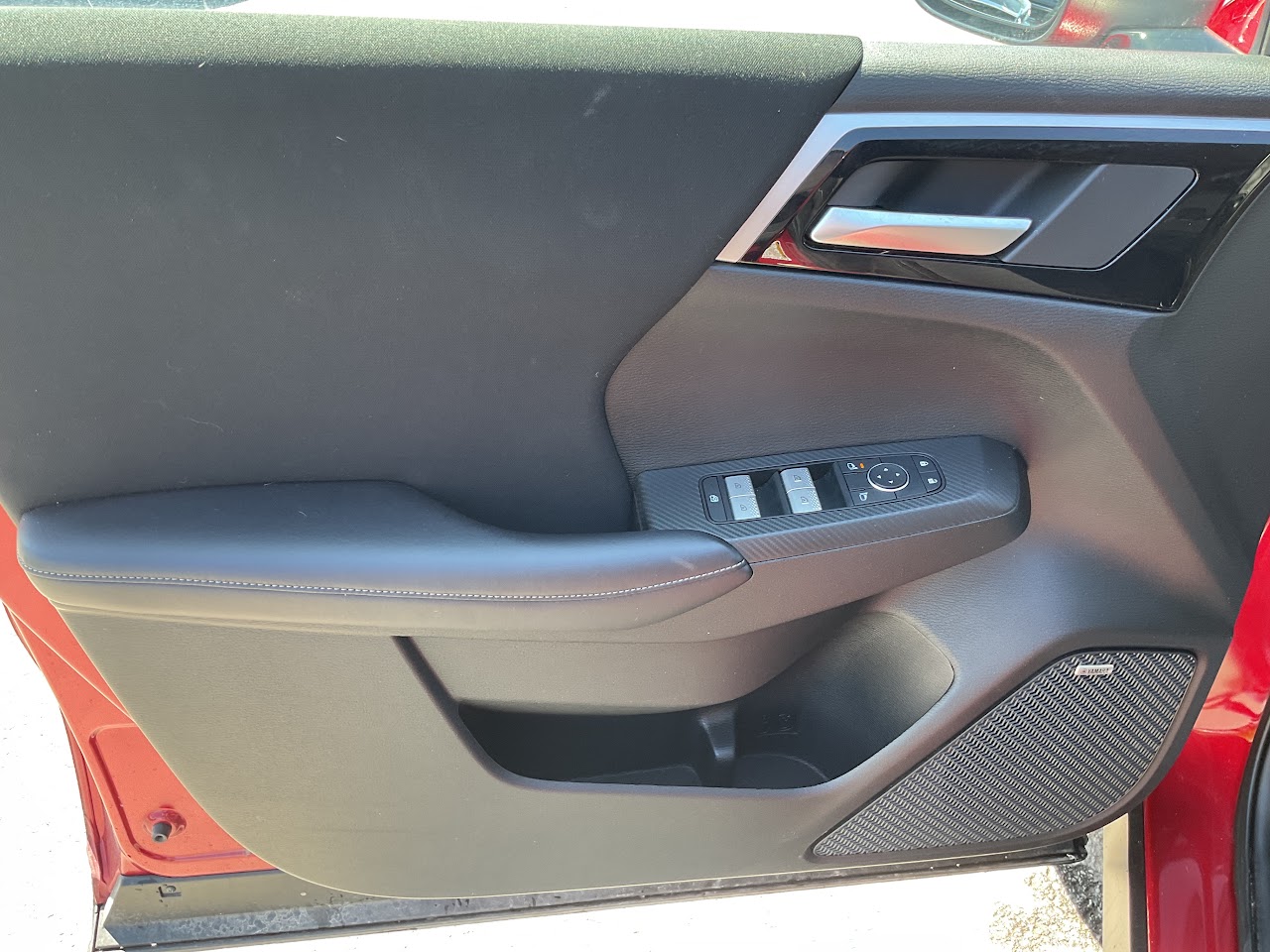 2025 Mitsubishi Outlander — photo 29 of 33