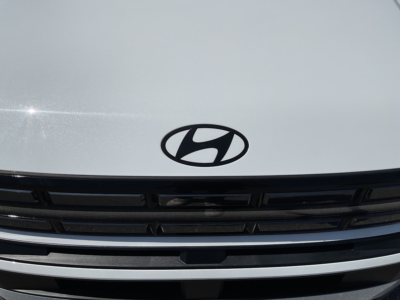 2025 Hyundai Santa Fe — photo 19 of 34