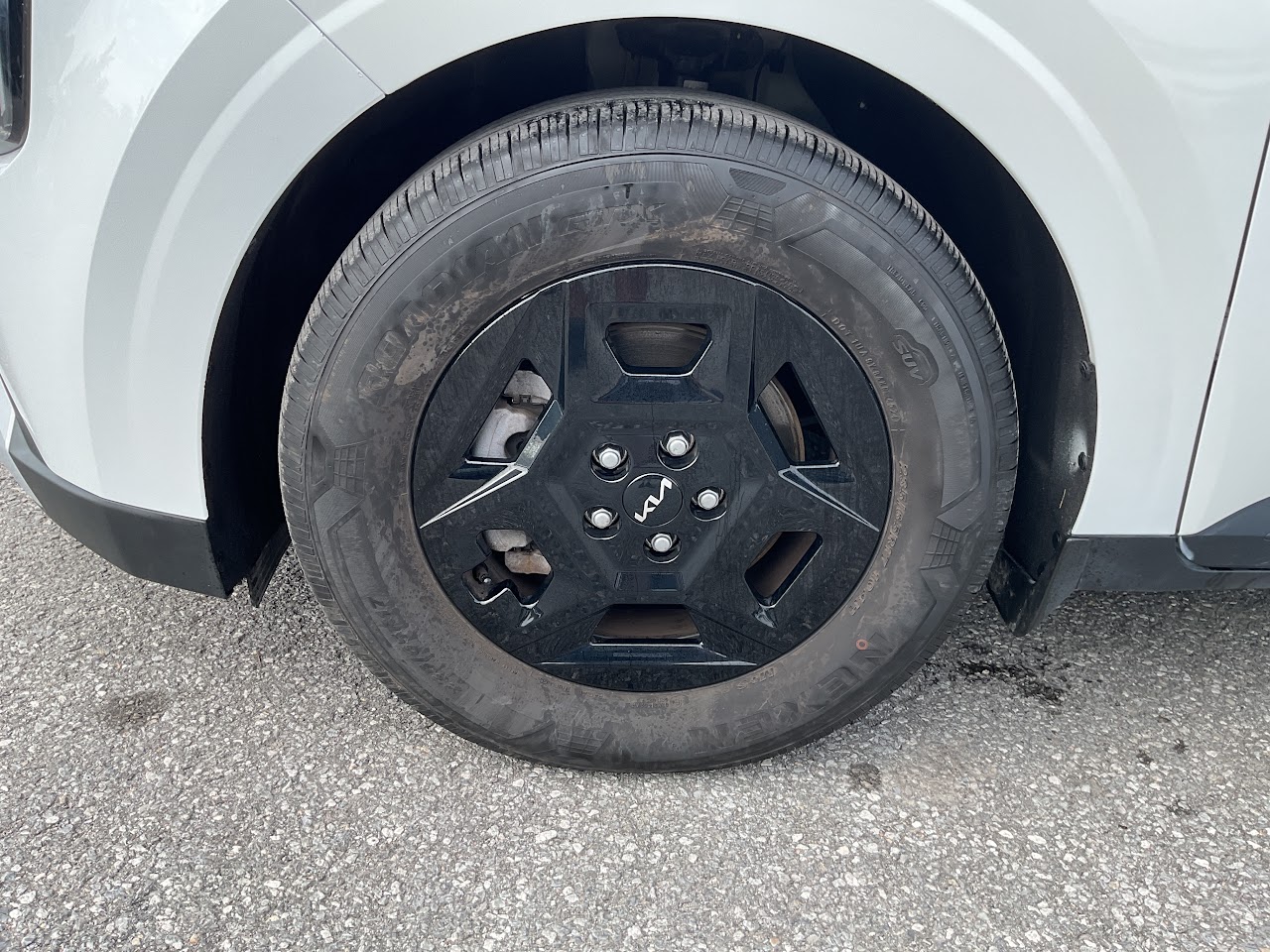 2025 Kia Carnival — photo 10 of 34