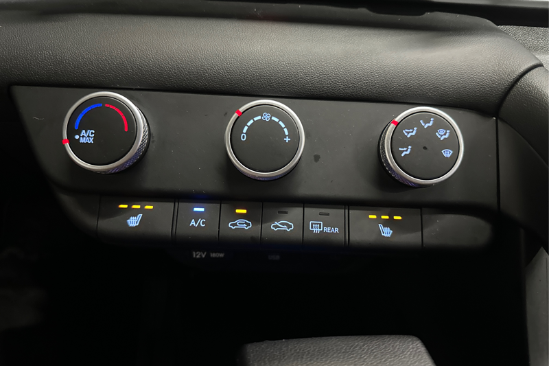 2026 Hyundai Elantra — photo 23 of 29