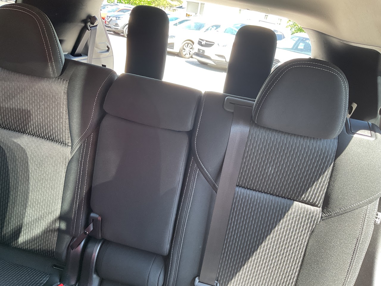 2025 Mitsubishi Outlander — photo 24 of 33