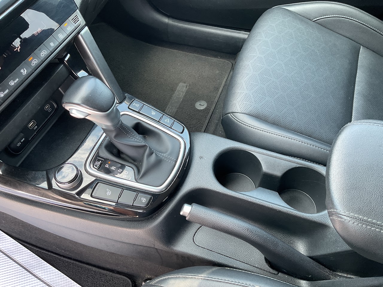 2025 Kia Seltos — photo 29 of 34