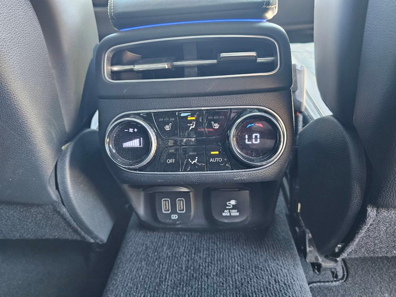 2022 Genesis GV70 — photo 18 of 19