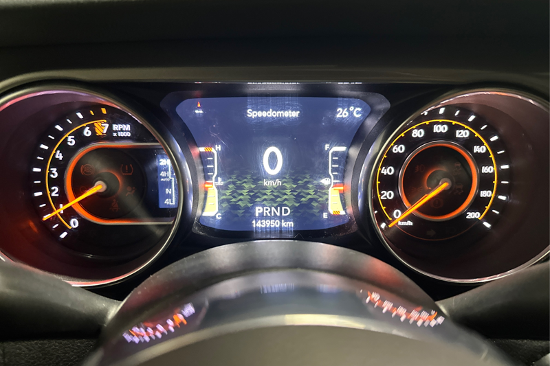2019 Jeep Wrangler — photo 14 of 26