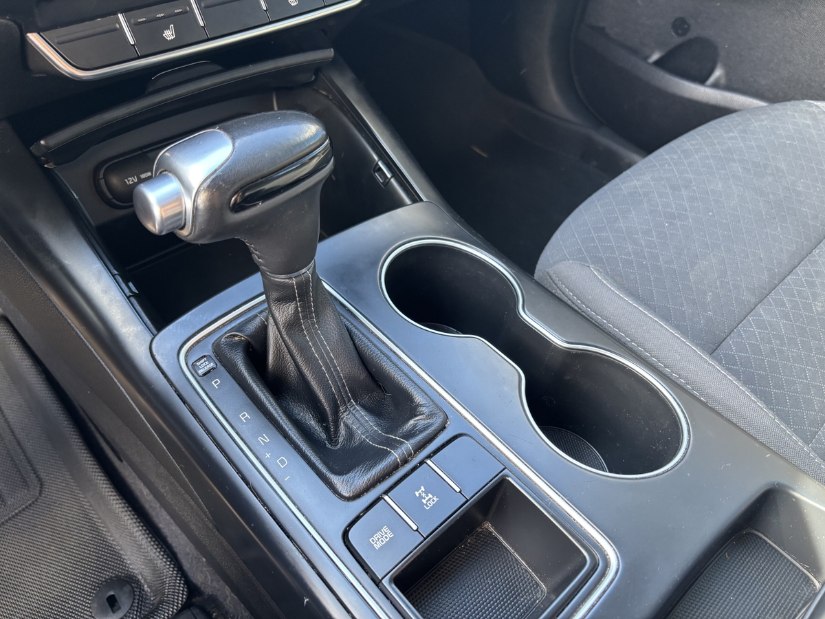2018 Kia Sorento — photo 14 of 21