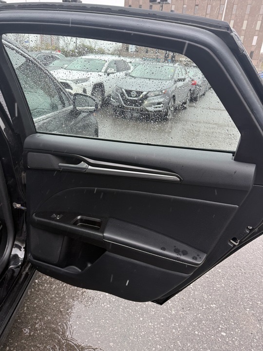 2020 Ford Fusion — photo 25 de 27