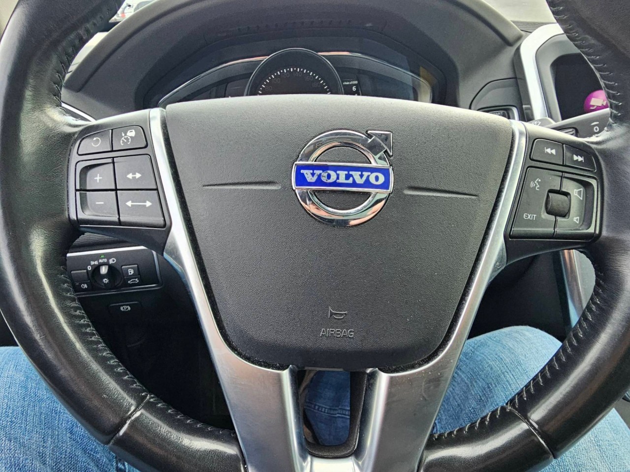 2017 Volvo XC60 — photo 10 de 23