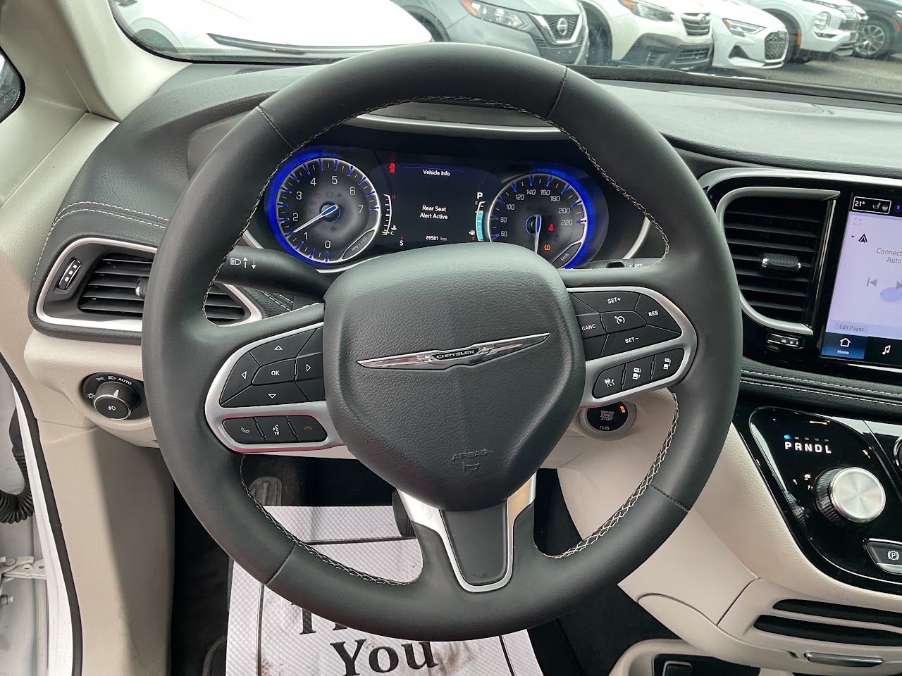 2024 Chrysler Pacifica — photo 12 of 35