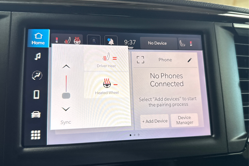 2024 Chrysler Grand Caravan — photo 27 of 34