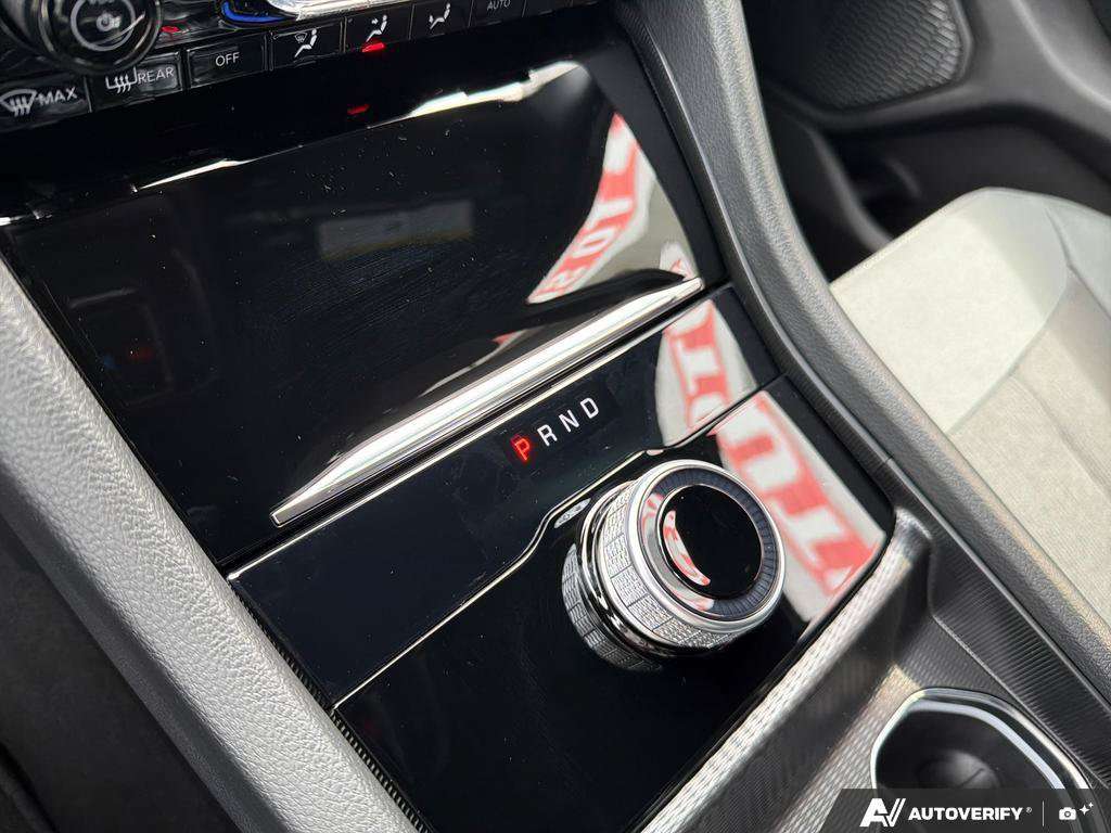 2026 Jeep Grand Cherokee — photo 18 of 25