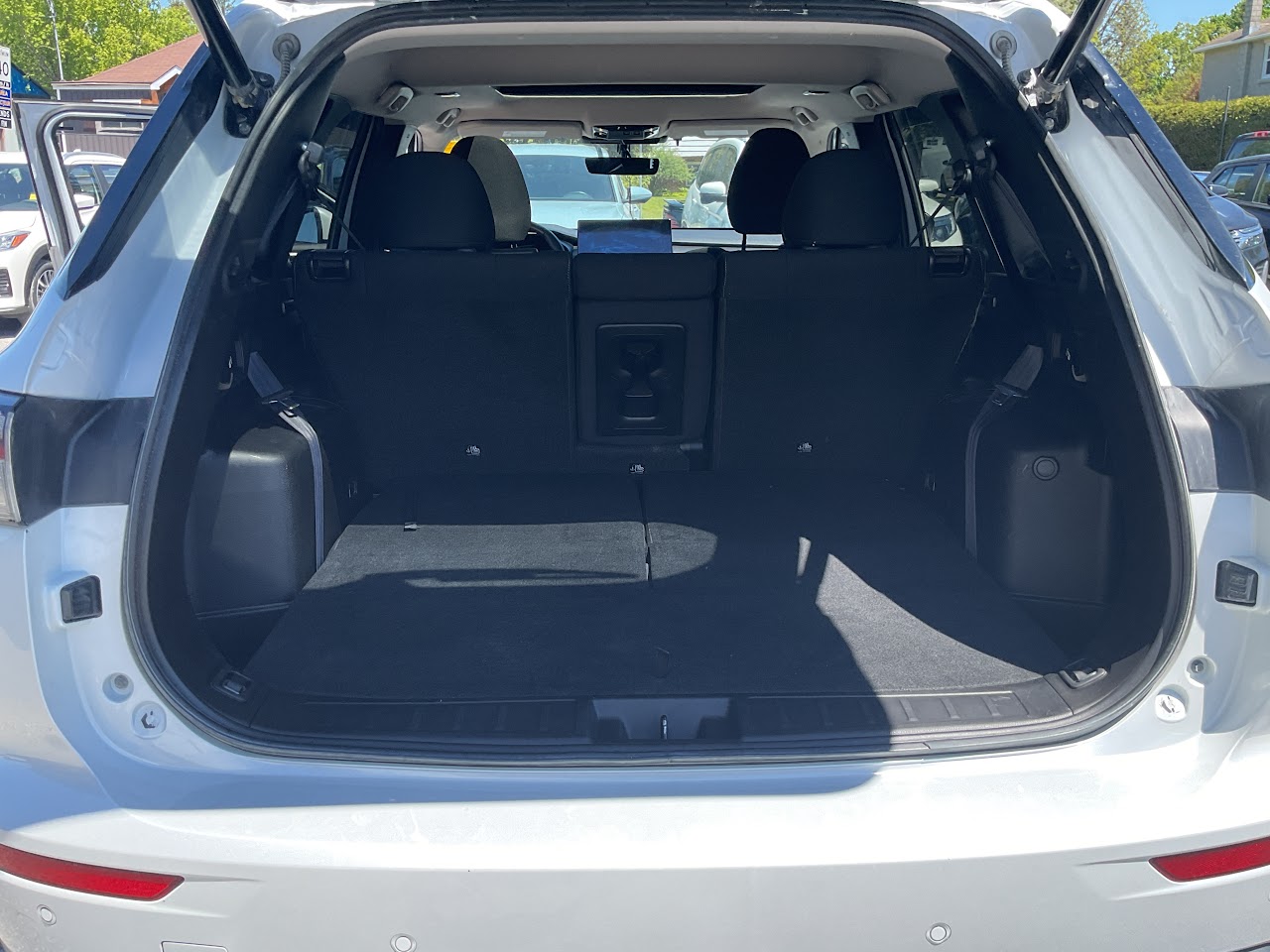 2025 Mitsubishi Outlander — photo 32 of 32