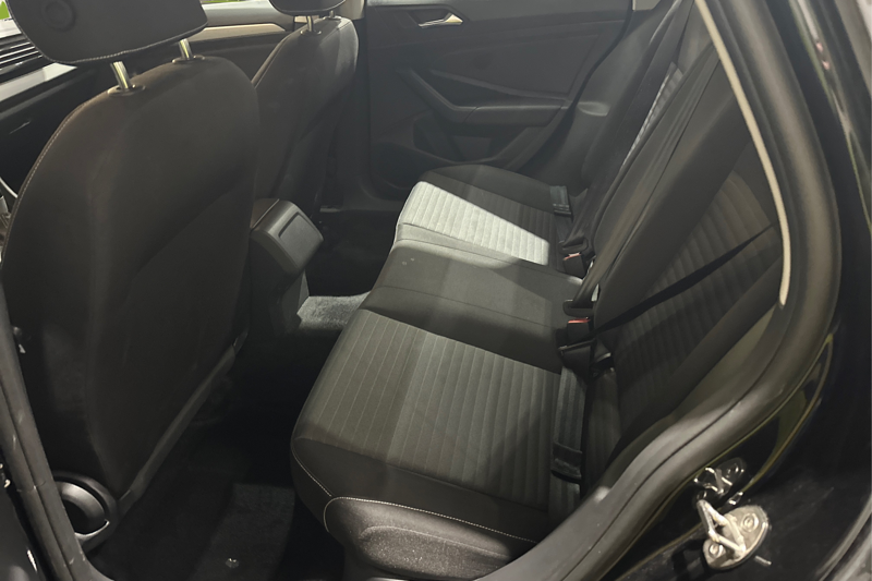 2025 Volkswagen Jetta Sedan — photo 12 de 25