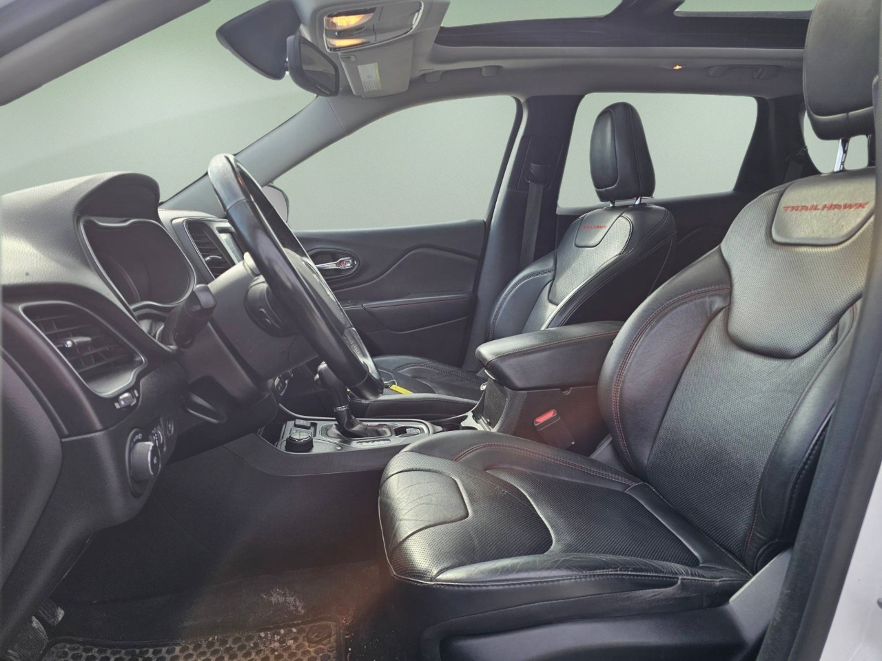 2021 Jeep Cherokee — photo 7 of 22