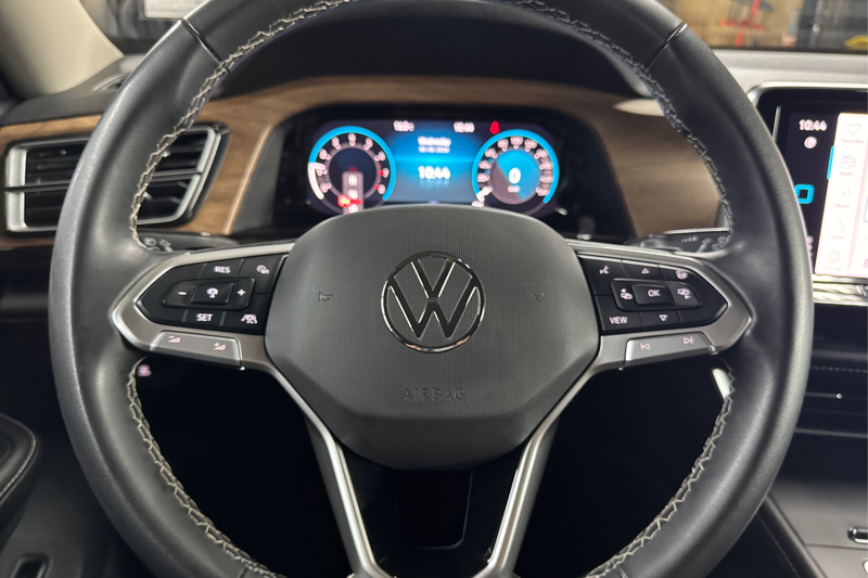 2024 Volkswagen Atlas — photo 14 of 36