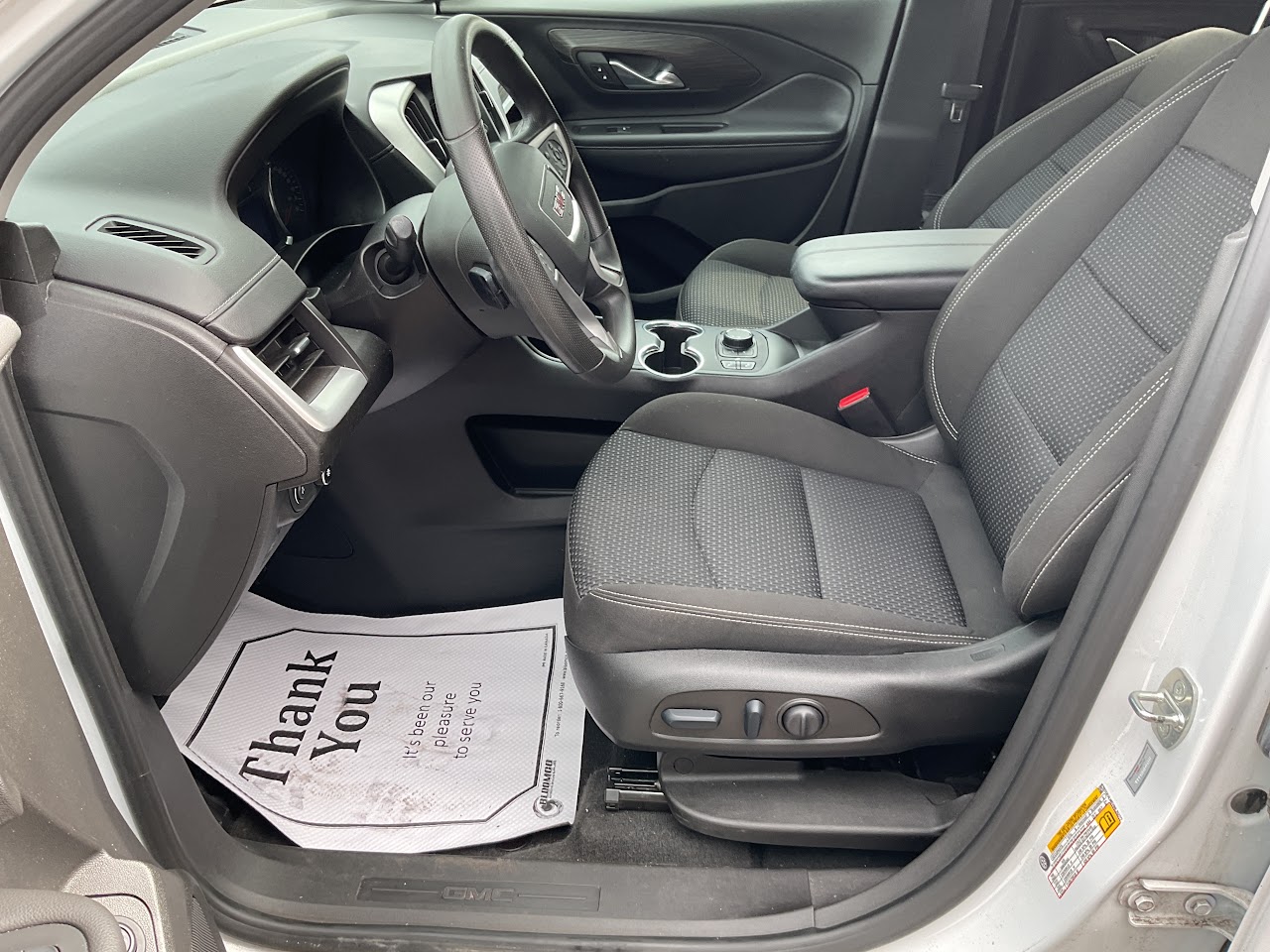 2022 GMC Terrain — photo 21 of 34