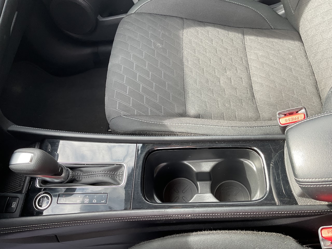 2025 Nissan Kicks Play — photo 29 of 34