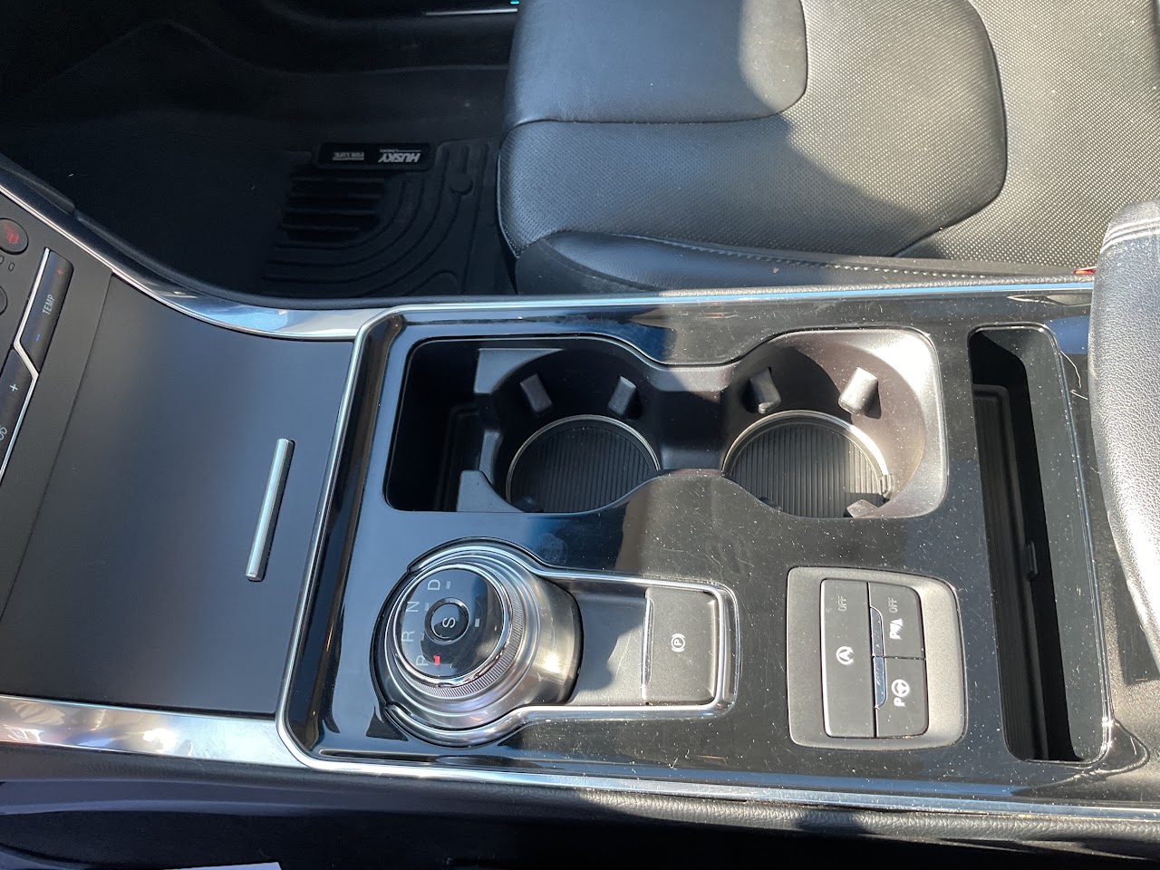 2019 Ford Edge — photo 28 of 33