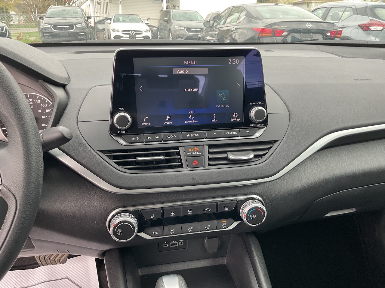 2025 Nissan Altima — photo 26 of 32