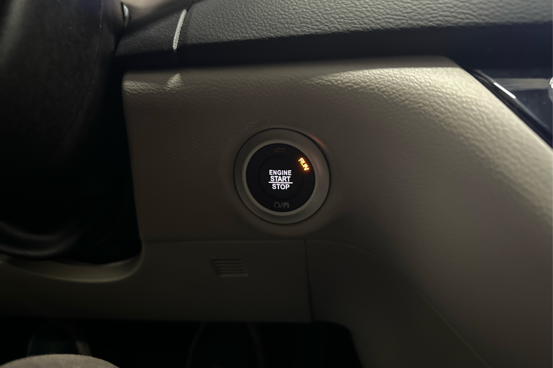 2024 Chrysler Grand Caravan — photo 22 of 27