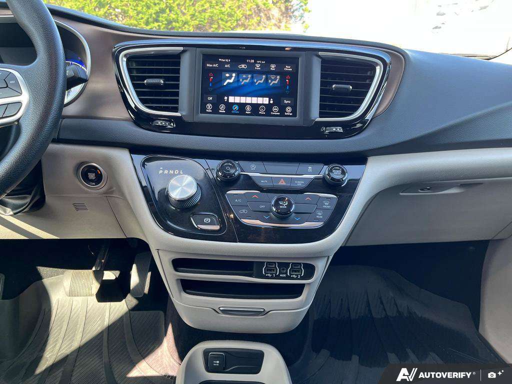 2021 Chrysler Grand Caravan — photo 19 of 25