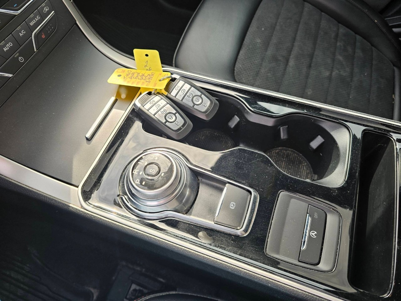 2020 Ford Edge — photo 16 de 24