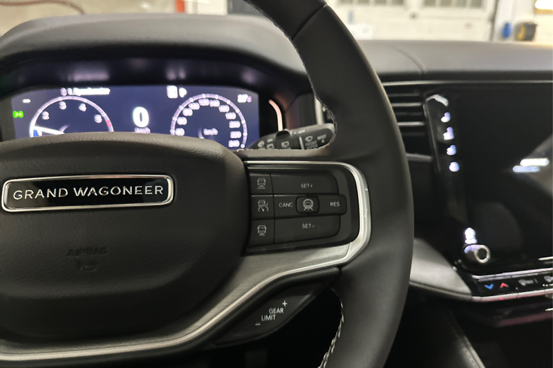 2026 Jeep Grand Wagoneer — photo 26 of 30