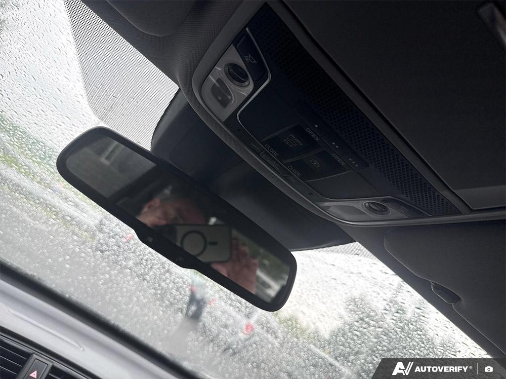 2017 Honda CR-V — photo 18 of 25