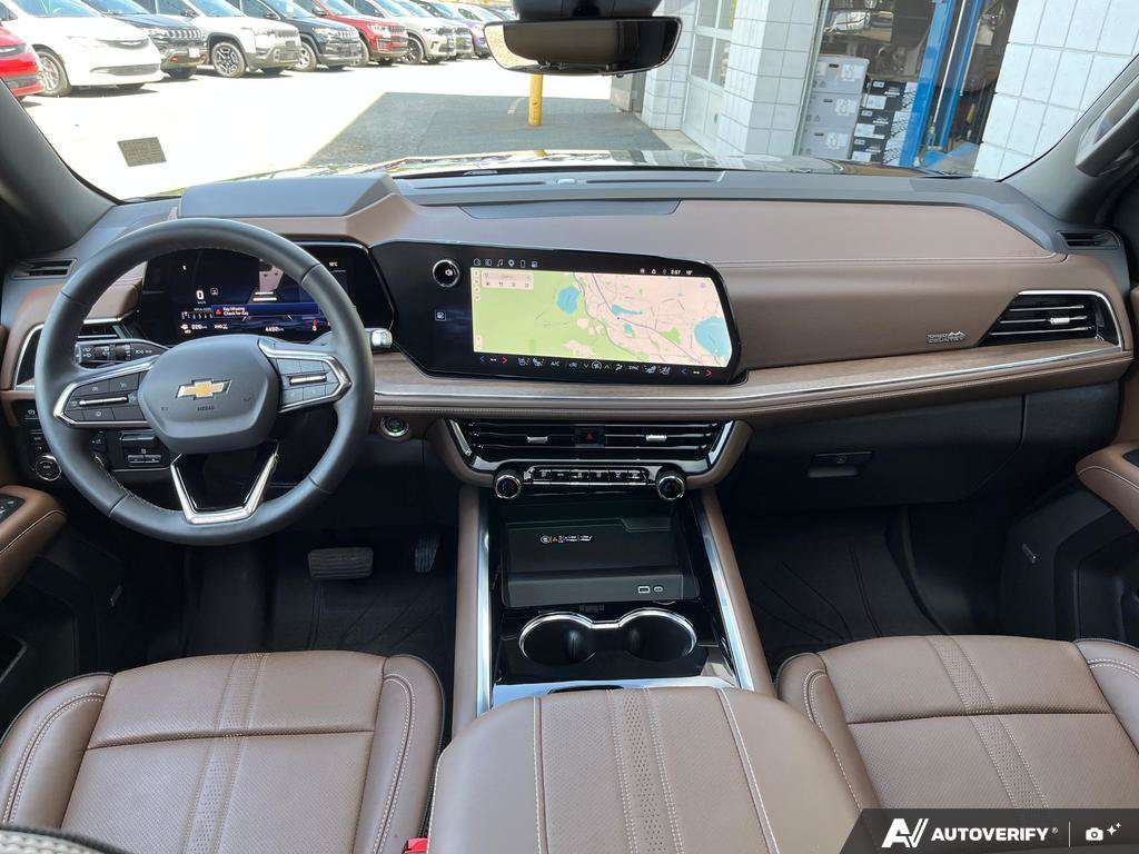 2025 Chevrolet Suburban — photo 24 of 25