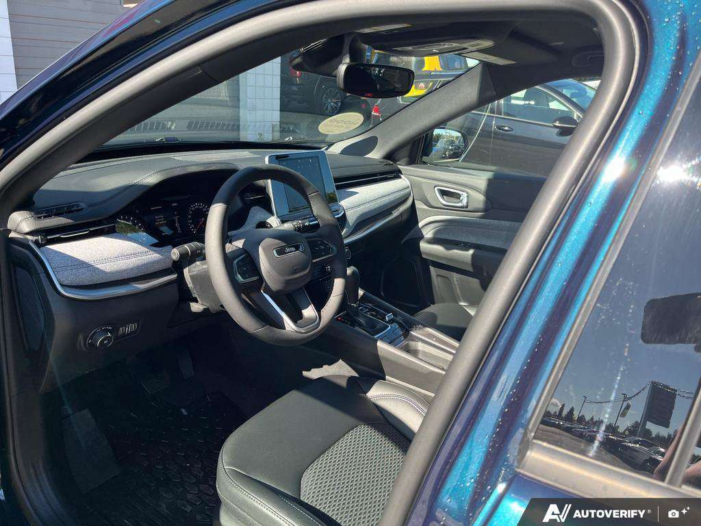 2026 Jeep Compass — photo 13 of 25