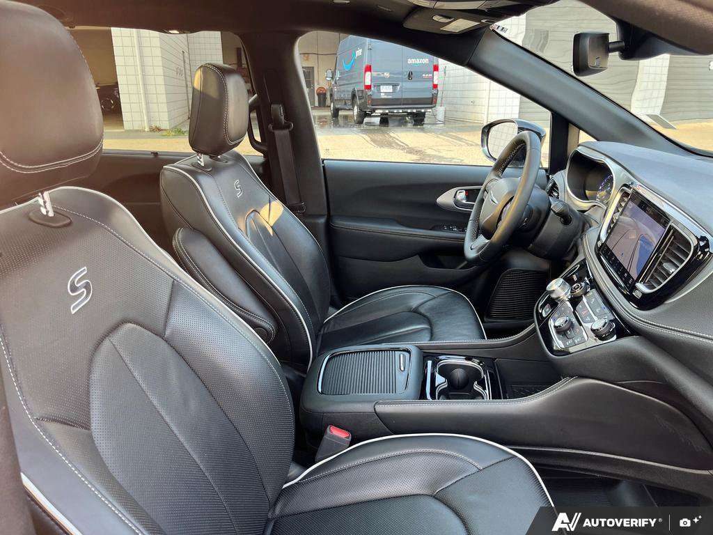 2025 Chrysler Pacifica — photo 22 de 25