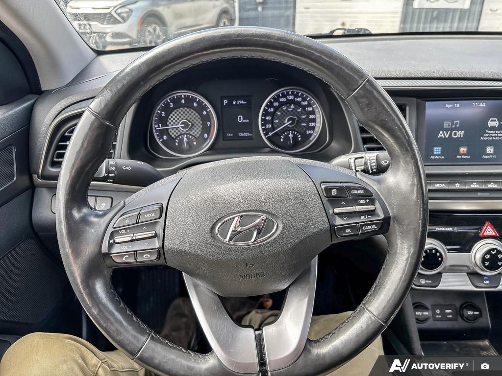 2019 Hyundai Elantra — photo 14 of 25