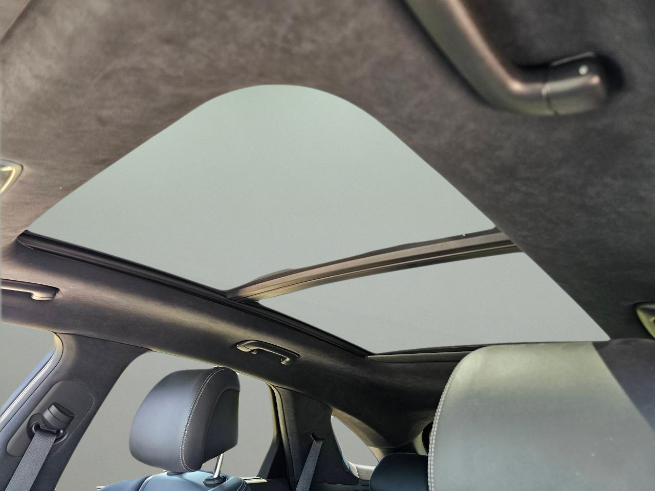 2022 Genesis GV70 — photo 7 of 19