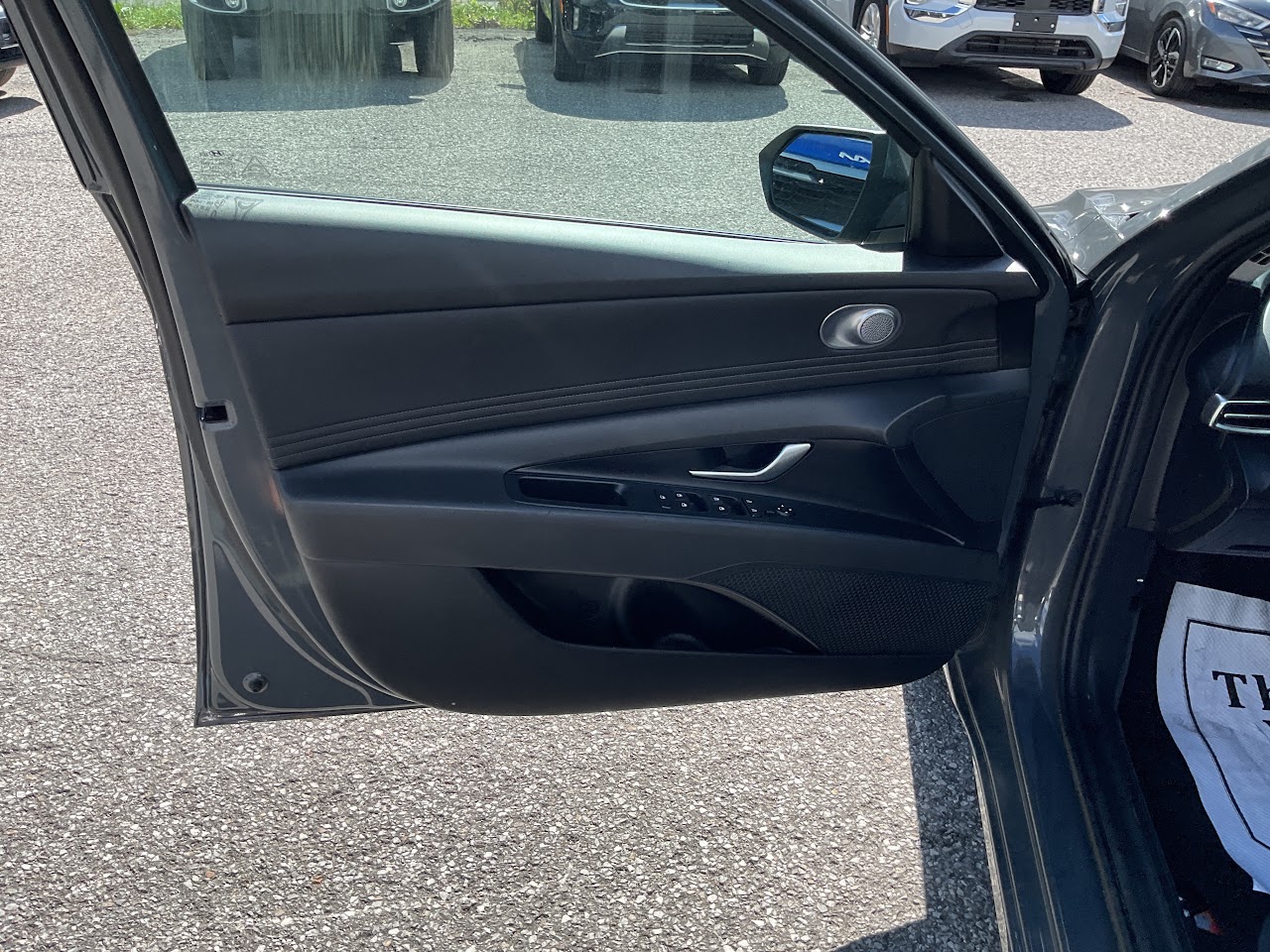 2026 Hyundai Elantra — photo 30 of 34