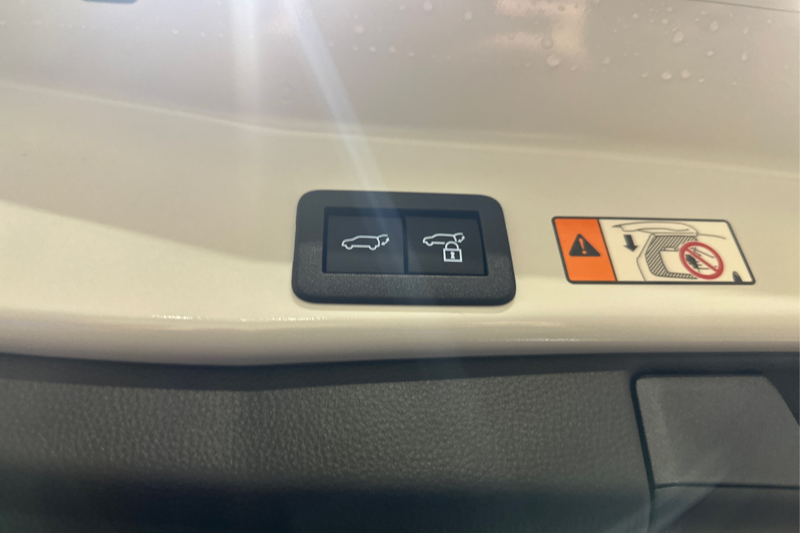 2026 Toyota RAV4 — photo 13 of 28