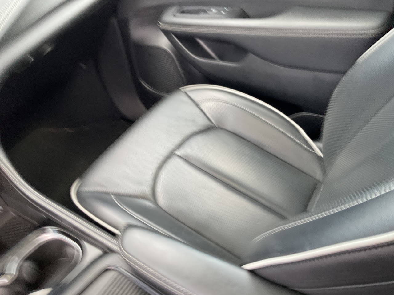 2025 Chrysler Pacifica — photo 25 of 34