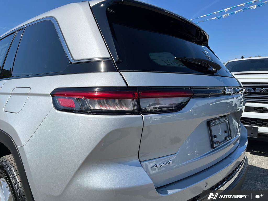 2026 Jeep Grand Cherokee — photo 11 of 25