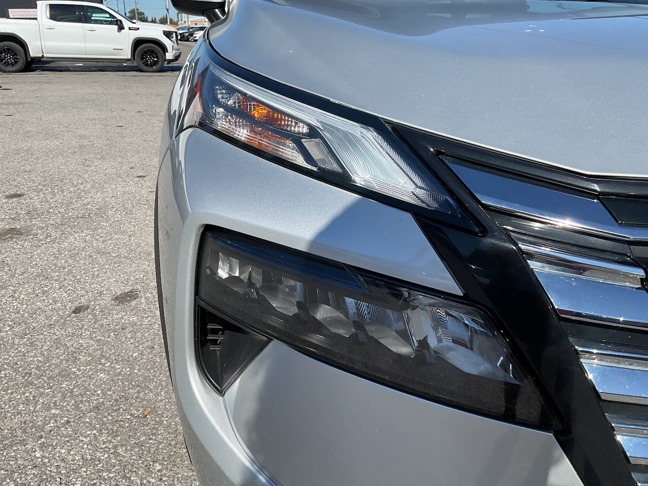 2025 Nissan Rogue — photo 11 of 33