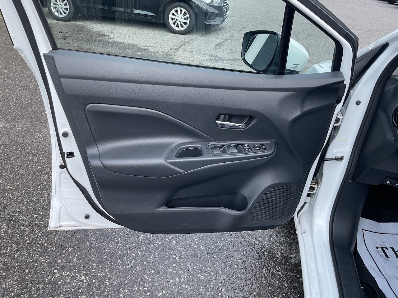 2025 Nissan Versa — photo 30 of 34