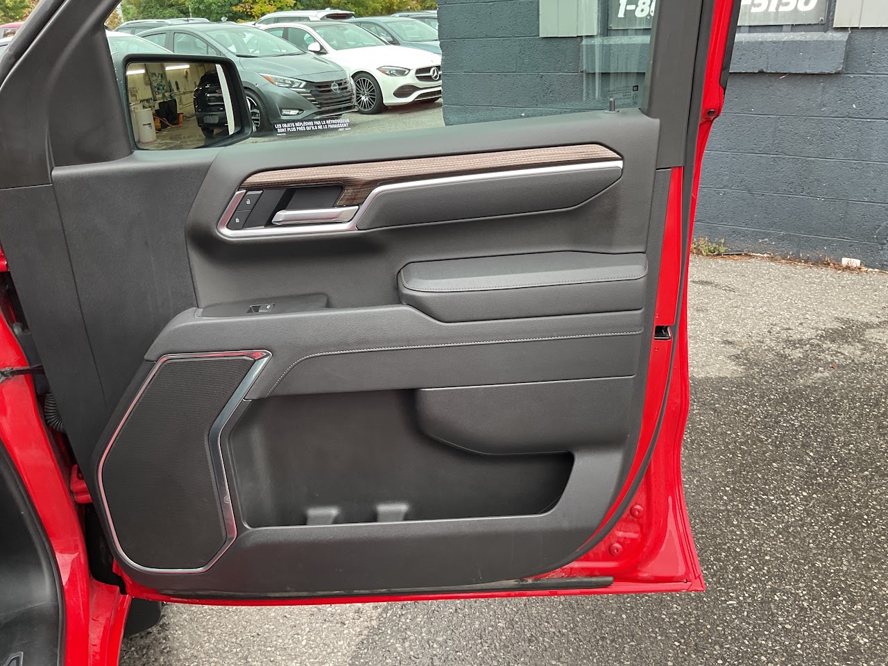 2025 Chevrolet Silverado 1500 — photo 15 of 34