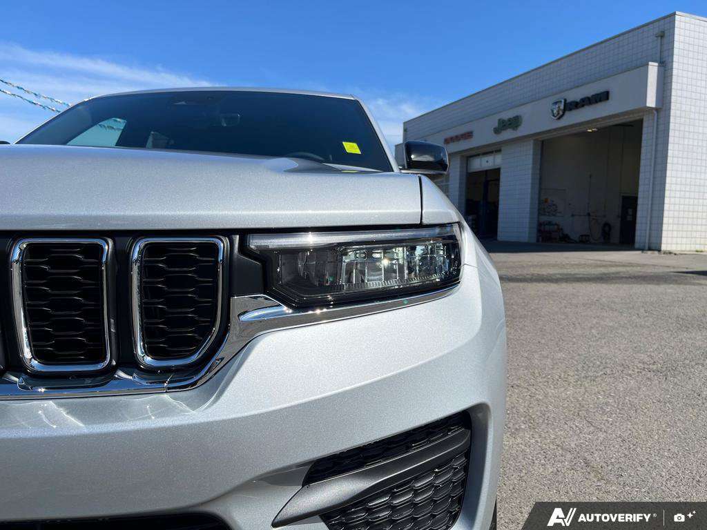 2026 Jeep Grand Cherokee — photo 8 of 25